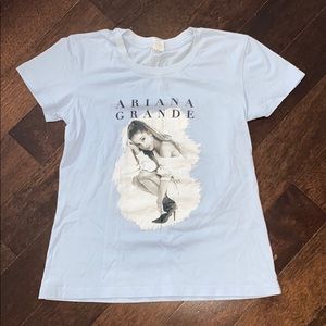 Ariana Grande T shirt